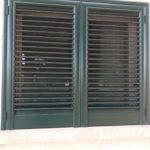 persiana verde di una finestra