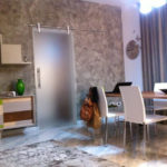 Porta scorrevole in vetro satinato, in stile moderno